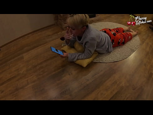 ❤️ Traks Blondīne sūc milzīgu locekli sūc un lēkā uz tā - anālais sekss ❤️ Kaltais porno pie mums ﹏