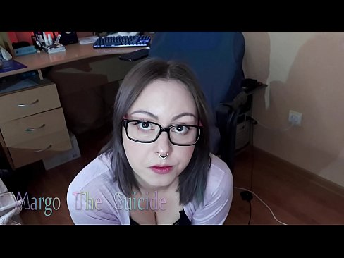 ❤️ Seksīga meitene ar brillēm sūc dildo dziļi kamerā ❤️ Kaltais porno pie mums ﹏